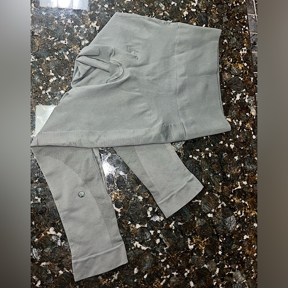 Olive Lulu Lemon Leggings